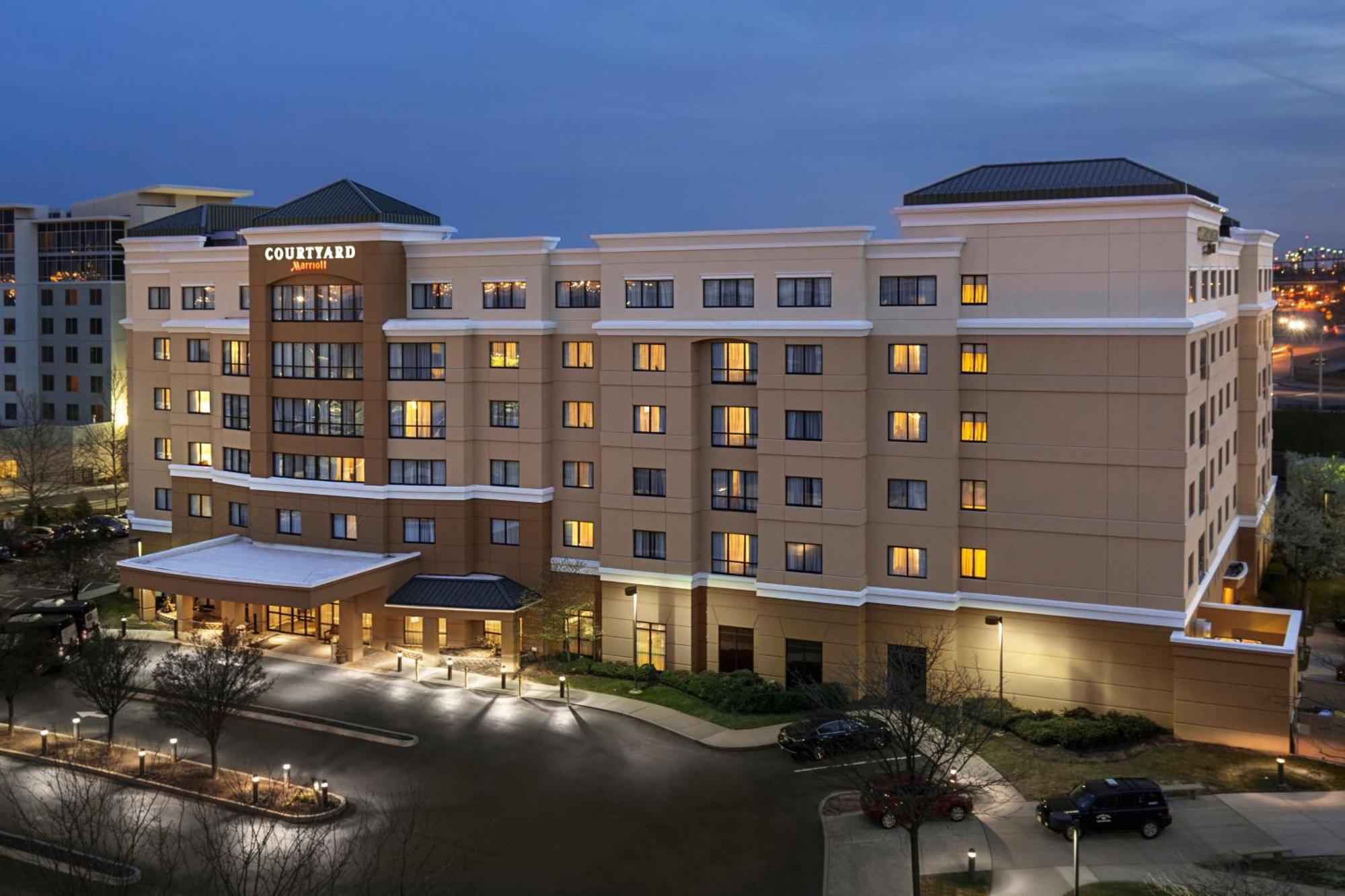 Courtyard By Marriott Newark Elizabeth Hotel Exterior photo